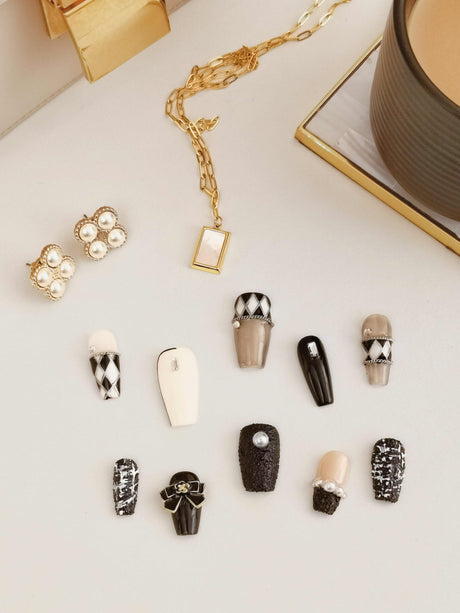 Che Naildid Chanel inspired chic press on nails with modern design