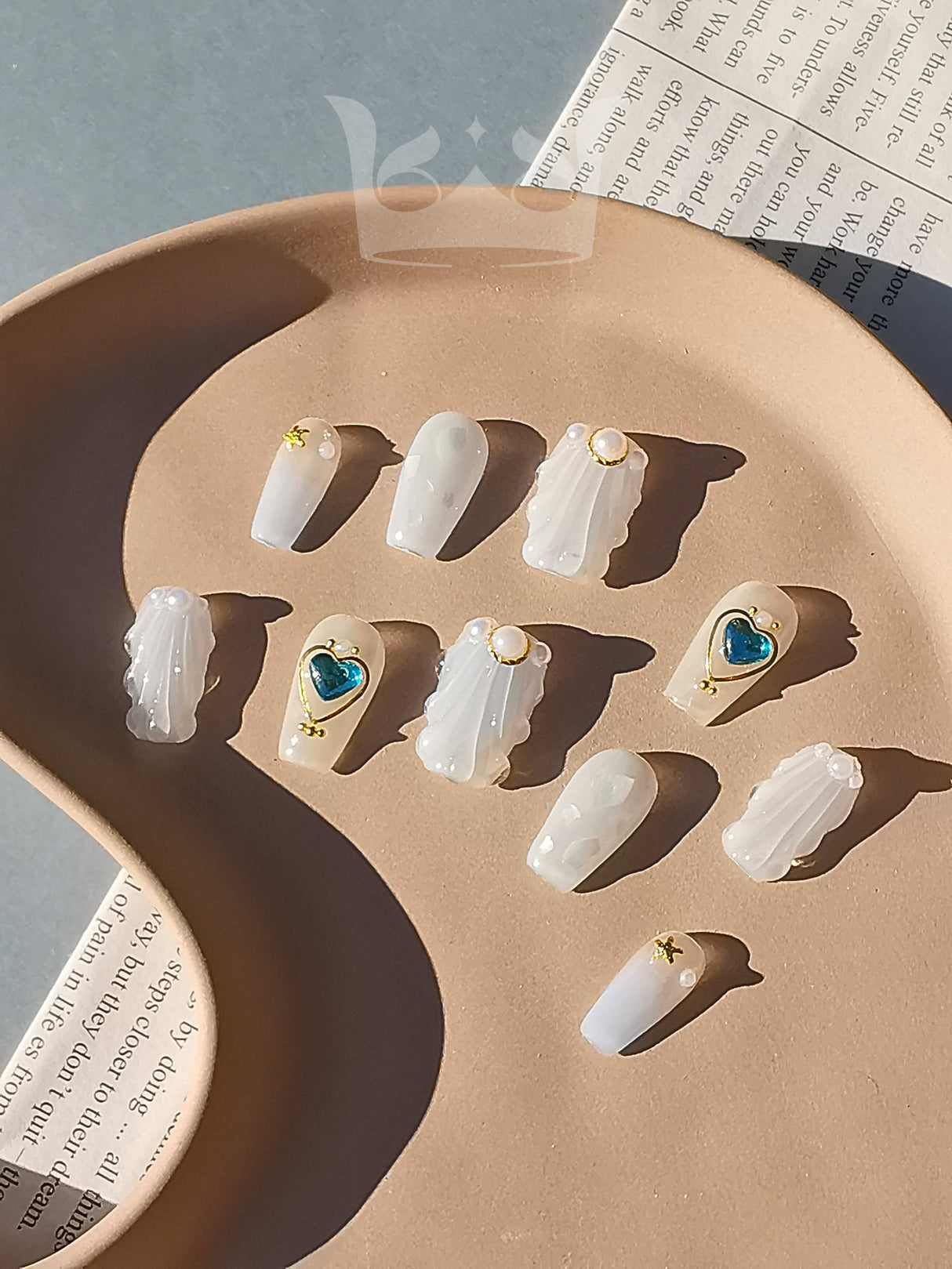These press-on nails have unique designs and embellishments, appealing to those who appreciate artistic or creative accessories and a minimalist aesthetic.