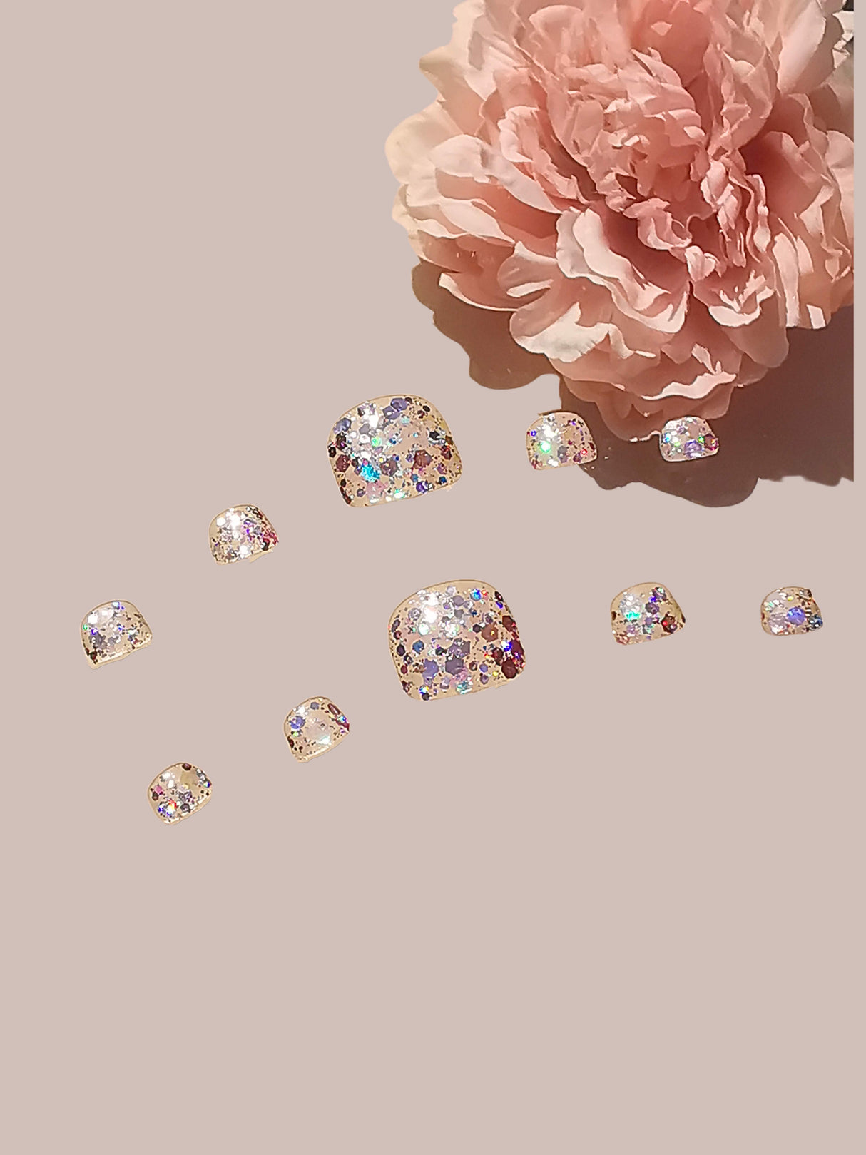 These press-on nails are for adding glamour to natural nails for special occasions or as a fashion statement. They come in varying sizes and have sparkling embellishments.