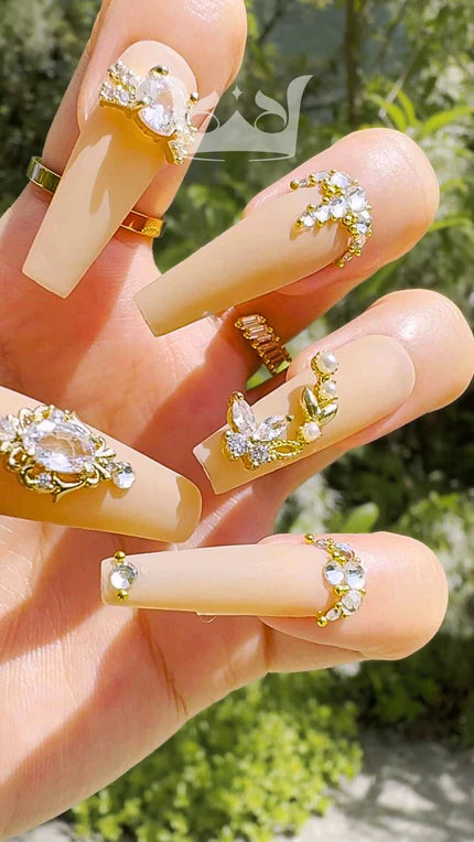 The Timeless Elegance of Nude Nail Designs: Chic Ideas for Your 2024 Manicure