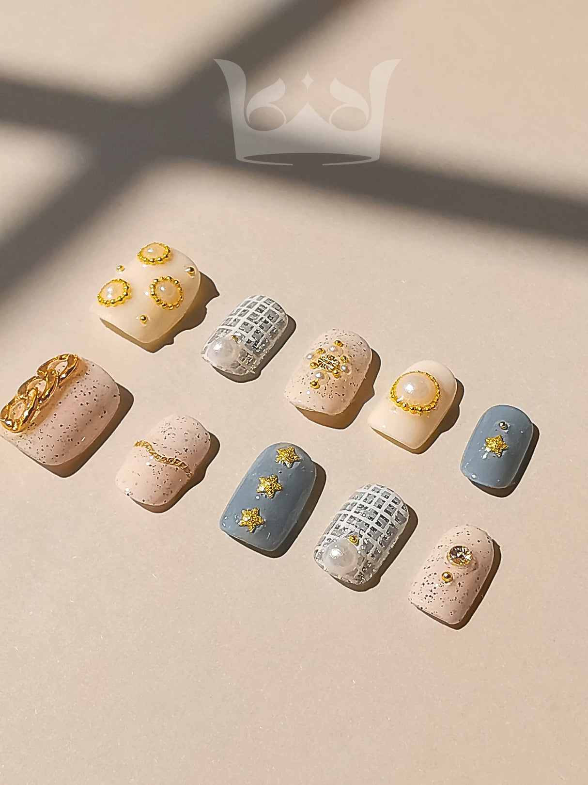 The input description lacks information about the use case and design of nails. The image displays fashionable rings for those who prefer modern and high-end jewelry.