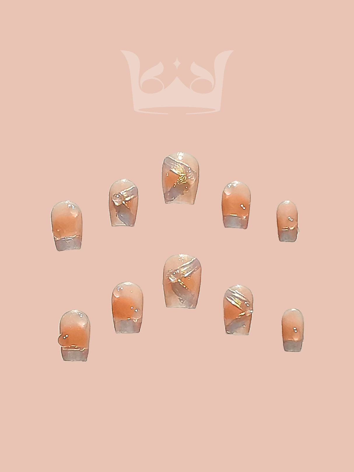 These press-on nails are ideal for a natural look with a touch of sparkle. They have a translucent appearance, iridescent flecks, varying sizes, and a delicate aesthetic.