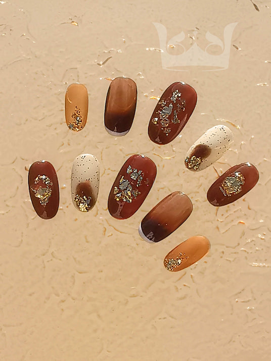 Glittery nails for enhancing natural nails, with customizable designs and colors for special occasions or everyday wear, in different lengths and shapes.